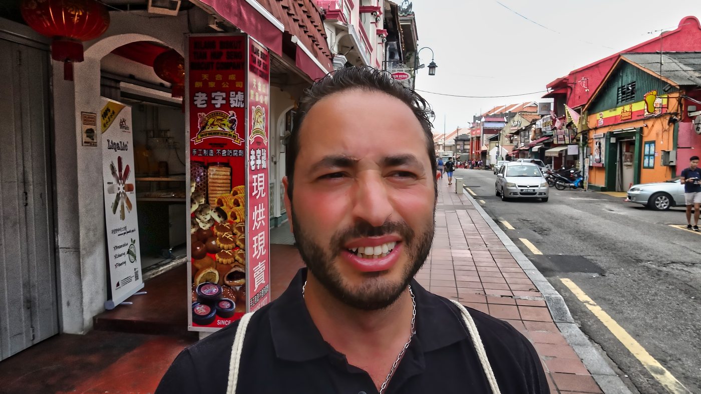 Adil Bioudi in Malaysia Chinatown – Kulturelle Vielfalt und authentisches Storytelling Media Travel Lens